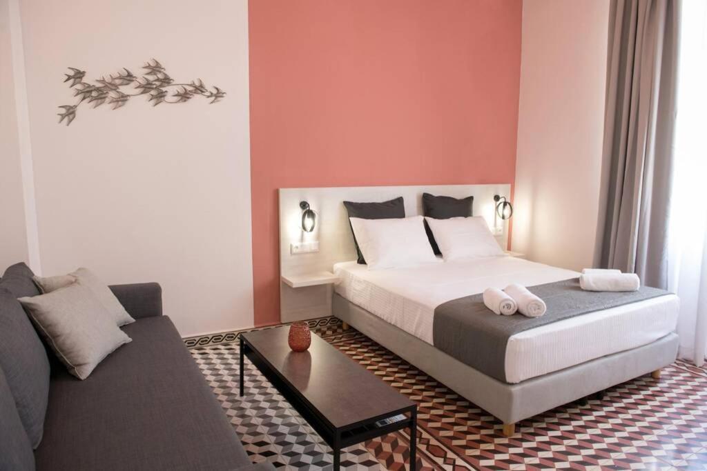 Elegant Apartment In The Heart Of Heraklion ภายนอก รูปภาพ