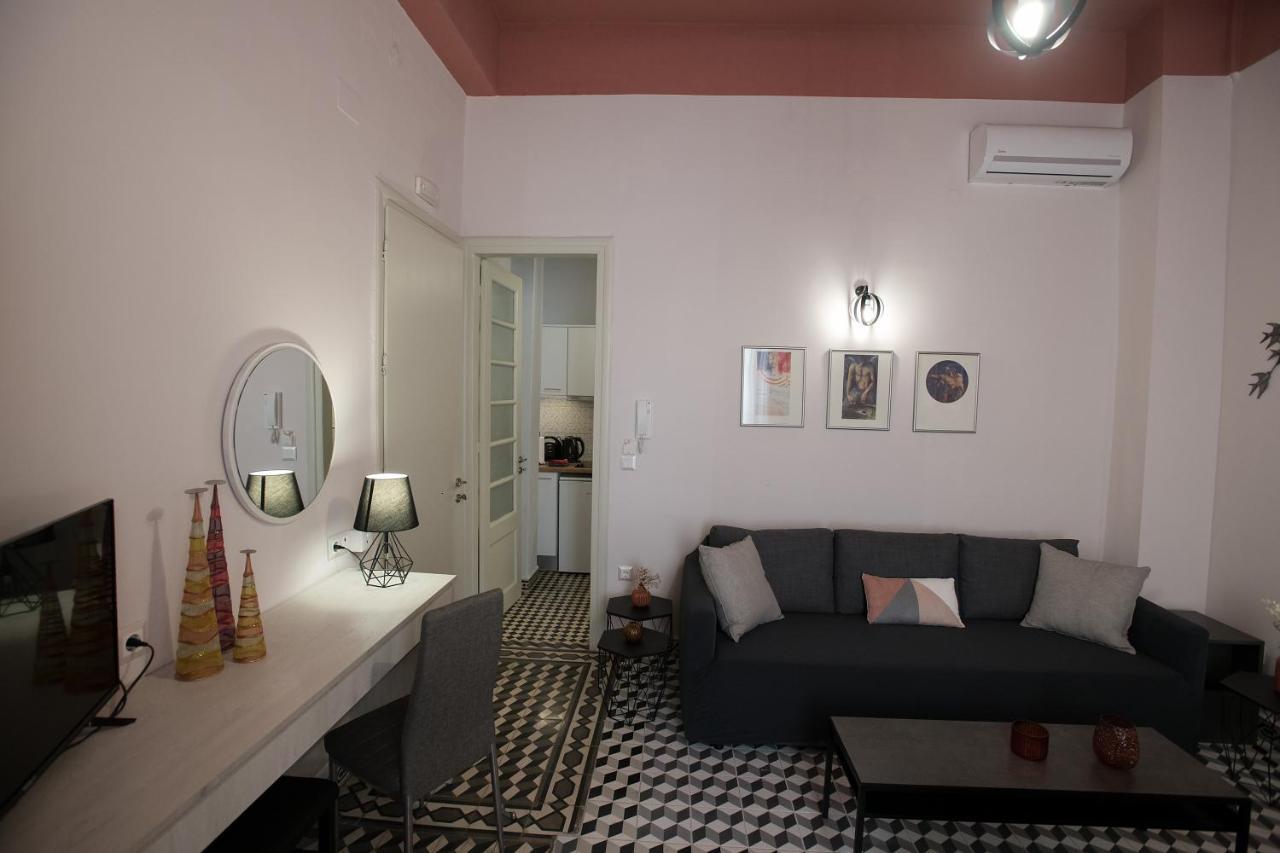 Elegant Apartment In The Heart Of Heraklion ภายนอก รูปภาพ